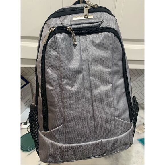 NWOT Samsonite Grey macro. Excellent condition - Picture 1 of 9